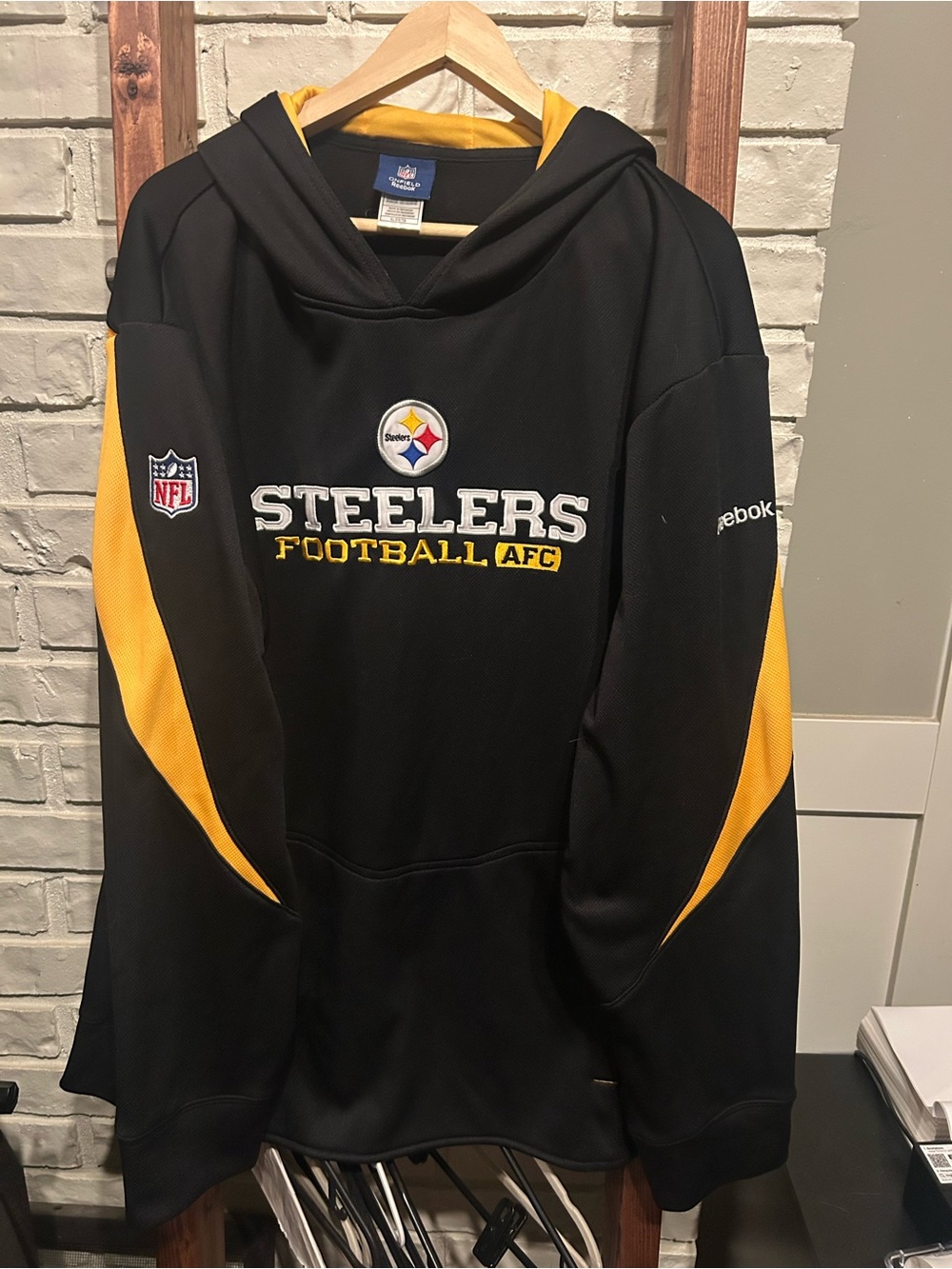 Rebook Sideline NFL Pittsburgh Steelers Football Pullover Hoodie Size XL